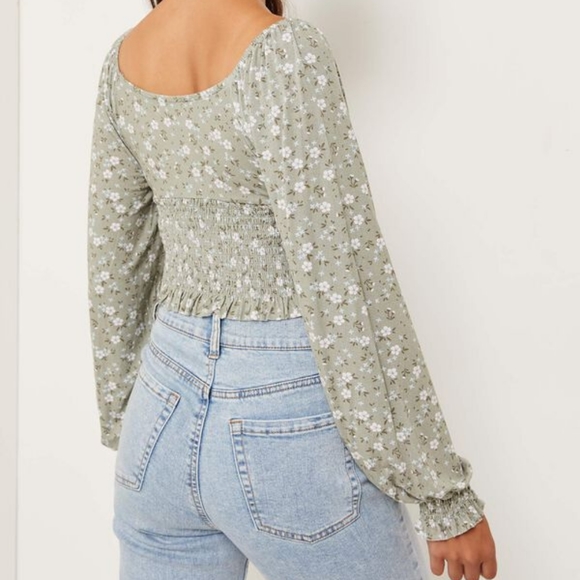 Floral Ruched Long Sleeve Top - Picture 2 of 7